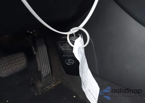 2021 Toyota Rav4 Xle z USA, uszkodzony, nr VIN 2T3W1RFVXMC136069